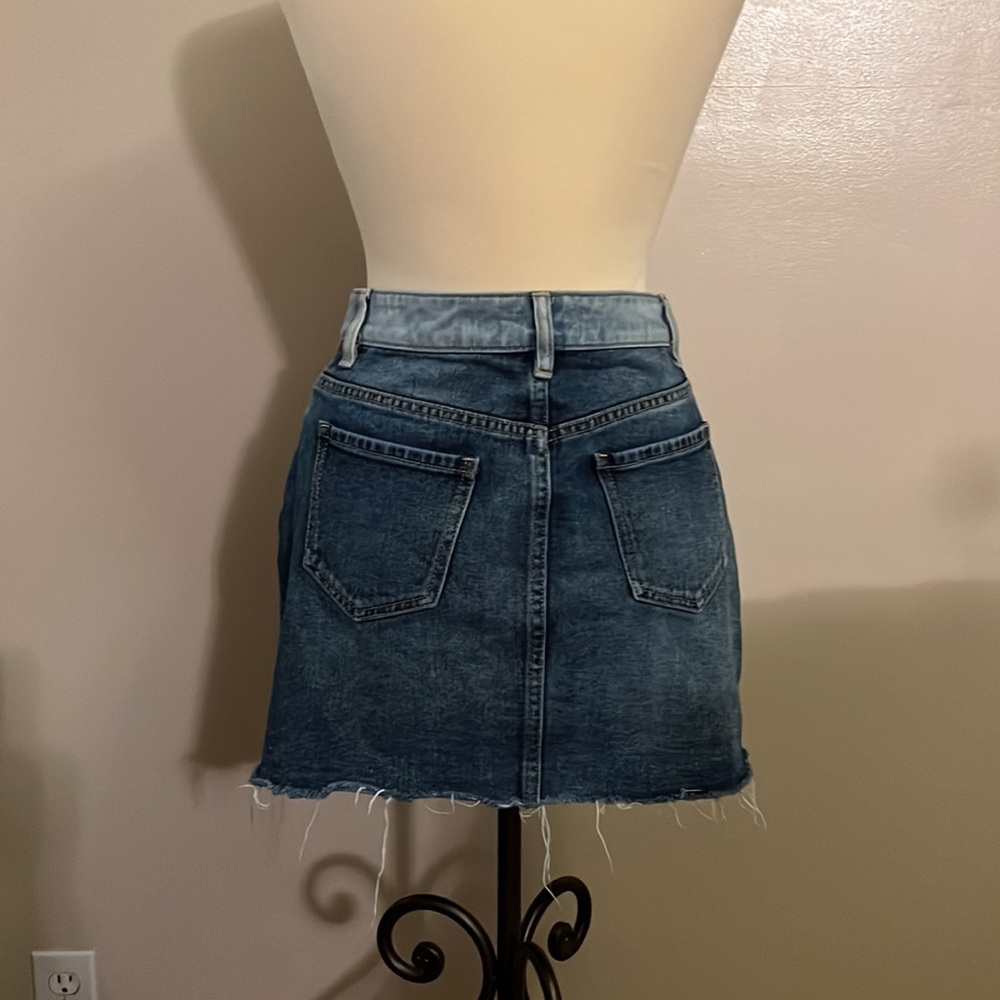 Two-toned denim button front mini skirt - Picture 2 of 5